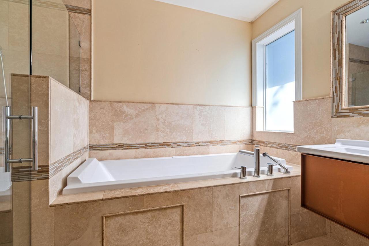 #1 Fort Lauderdale House - Heated Salt Water Pool - Private Oasis-Updated Gorgeous 3Br 3Ba - Las Olas エクステリア 写真